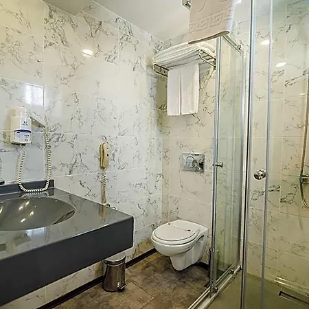 Uptown Buyuk Anadolu Отель Кирения